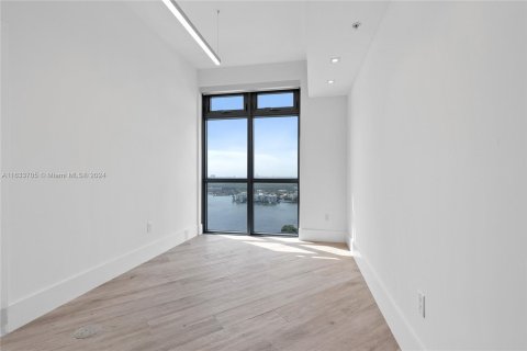 Copropriété à vendre à North Miami Beach, Floride: 3 chambres, 206.15 m2 № 1305485 - photo 14