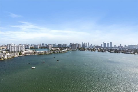 Condominio en venta en North Miami Beach, Florida, 3 dormitorios, 206.15 m2 № 1305485 - foto 11