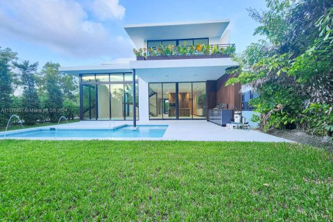 House in Miami, Florida 5 bedrooms № 970029 - photo 15