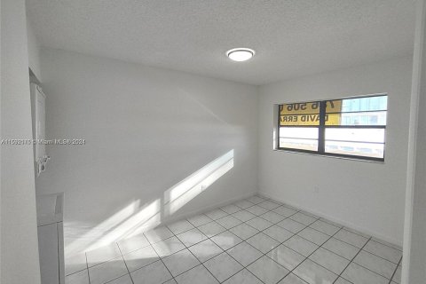 Condo in Miami Beach, Florida, 2 bedrooms  № 1183886 - photo 15