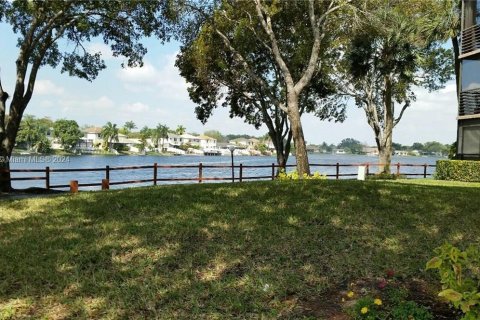 Copropriété à vendre à Pembroke Pines, Floride: 1 chambre, 71.81 m2 № 1183882 - photo 4