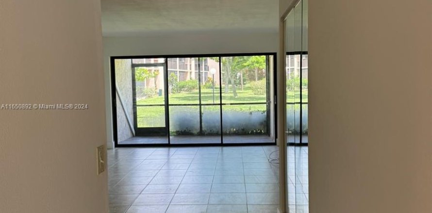 Condominio en Deerfield Beach, Florida, 2 dormitorios  № 1332958