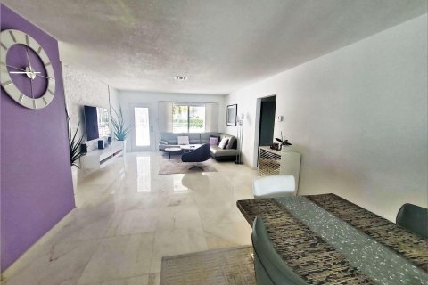 Villa ou maison à vendre à Dania Beach, Floride: 3 chambres, 137.31 m2 № 968038 - photo 1