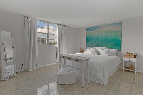 Condo in Dania Beach, Florida, 2 bedrooms  № 982839 - photo 17