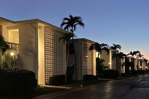 Copropriété à vendre à South Palm Beach, Floride: 2 chambres, 100.06 m2 № 959337 - photo 1