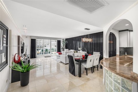 Copropriété à vendre à Miami Beach, Floride: 2 chambres, 137.5 m2 № 991041 - photo 15