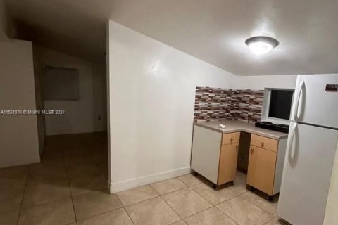 Casa en venta en Pembroke Pines, Florida, 3 dormitorios № 991005 - foto 5