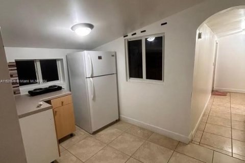 Casa en venta en Pembroke Pines, Florida, 3 dormitorios № 991005 - foto 2