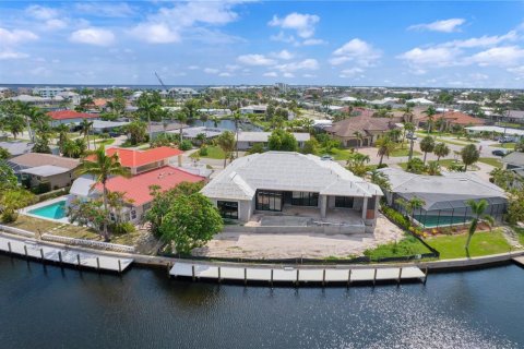 Villa ou maison à vendre à Punta Gorda, Floride: 3 chambres, 254.65 m2 № 546100 - photo 6