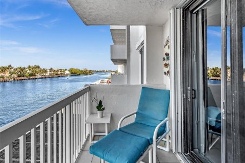 Condo in Hollywood, Florida, 2 bedrooms  № 1293035 - photo 23