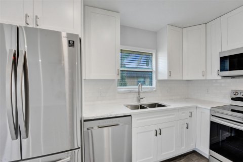 Condo in Delray Beach, Florida, 2 bedrooms  № 1186467 - photo 24