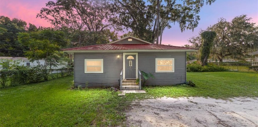 House in Ocala, Florida 3 bedrooms, 89.19 sq.m. № 1301550