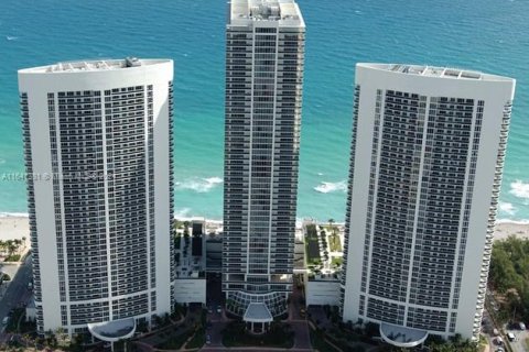 Condo in Hallandale Beach, Florida, 3 bedrooms  № 1320587 - photo 6