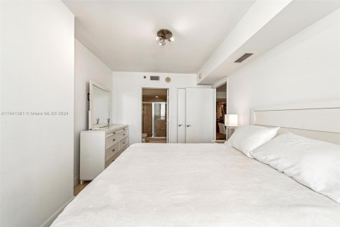 Copropriété à louer à Hallandale Beach, Floride: 3 chambres, 145.95 m2 № 1320587 - photo 24