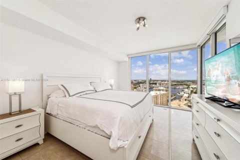 Condo in Hallandale Beach, Florida, 3 bedrooms  № 1320587 - photo 22