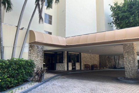 Condo in Miami, Florida, 2 bedrooms  № 1320585 - photo 30