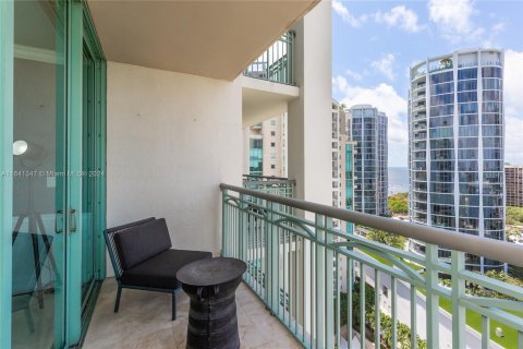 Condo in Miami, Florida, 1 bedroom  № 1320586 - photo 14