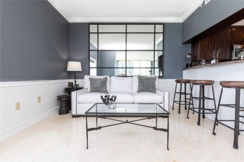 Condo in Miami, Florida, 1 bedroom  № 1320586 - photo 29