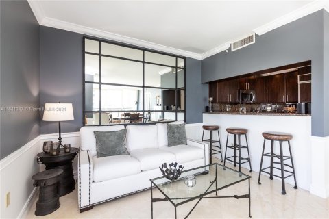 Condo in Miami, Florida, 1 bedroom  № 1320586 - photo 3