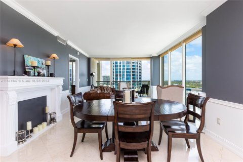 Condo in Miami, Florida, 1 bedroom  № 1320586 - photo 30