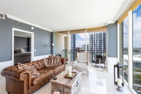 Condo in Miami, Florida, 1 bedroom  № 1320586 - photo 11