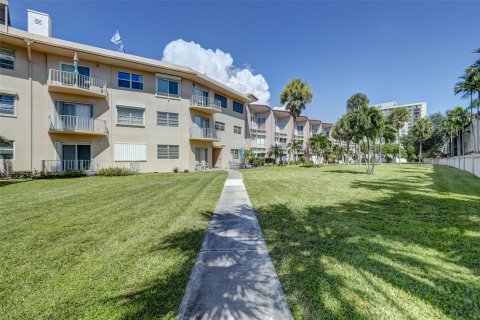 Condominio en venta en Lauderdale-by-the-Sea, Florida, 1 dormitorio, 56.67 m2 № 950167 - foto 21