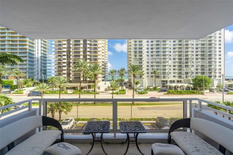 Condo in Miami Beach, Florida, 2 bedrooms  № 1431564 - photo 7