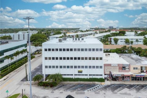 Propiedad comercial en venta en Fort Lauderdale, Florida № 46234 - foto 8