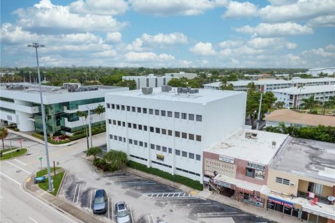 Propiedad comercial en venta en Fort Lauderdale, Florida № 46234 - foto 7