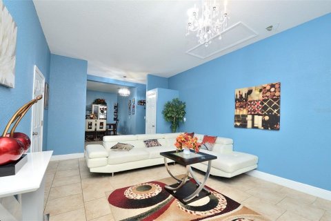 Casa en venta en Kissimmee, Florida, 3 dormitorios, 155.8 m2 № 1335930 - foto 2