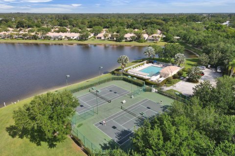 Casa en venta en Stuart, Florida, 4 dormitorios, 223.99 m2 № 1186238 - foto 2