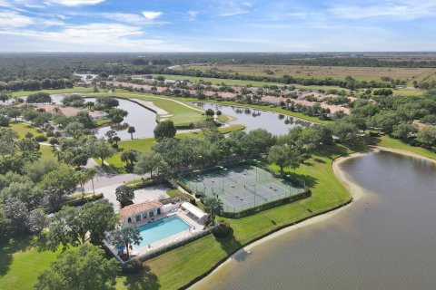 Casa en venta en Stuart, Florida, 4 dormitorios, 223.99 m2 № 1186238 - foto 1