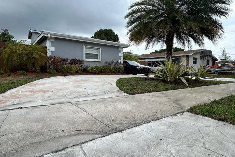 Villa ou maison à vendre à Hollywood, Floride: 3 chambres, 179.58 m2 № 1186189 - photo 9