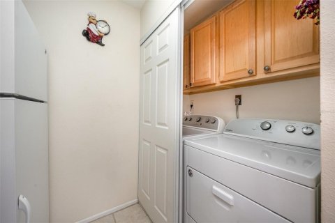 Townhouse in Palm Bay, Florida 3 bedrooms, 107.4 sq.m. № 1390657 - photo 11