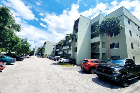 Condo in West Palm Beach, Florida, 2 bedrooms  № 1097532 - photo 17