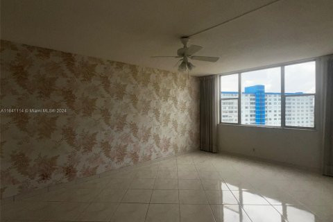 Copropriété à vendre à Hollywood, Floride: 2 chambres, 105.17 m2 № 1318919 - photo 14