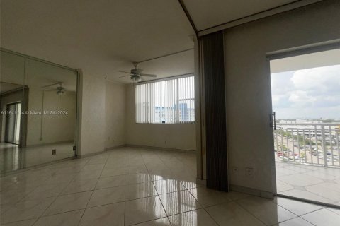 Condominio en venta en Hollywood, Florida, 2 dormitorios, 105.17 m2 № 1318919 - foto 6