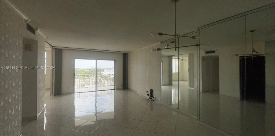 Condo à Hollywood, Floride, 2 chambres  № 1318919