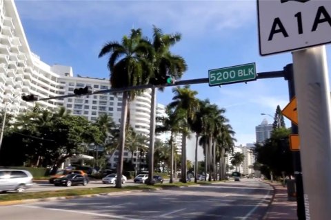 Condo in Miami Beach, Florida, 2 bedrooms  № 1293335 - photo 27