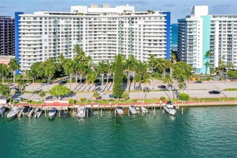 Condominio en venta en Miami Beach, Florida, 2 dormitorios, 130.99 m2 № 1293335 - foto 10