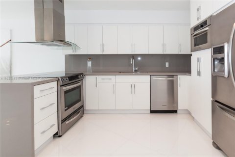 Condominio en venta en Miami Beach, Florida, 2 dormitorios, 130.99 m2 № 1293335 - foto 6