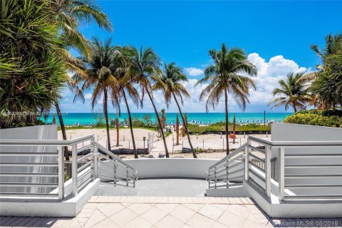 Condo in Miami Beach, Florida, 2 bedrooms  № 1293335 - photo 29