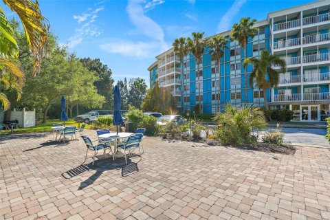 Condo in Saint Petersburg, Florida, 2 bedrooms  № 1361061 - photo 23