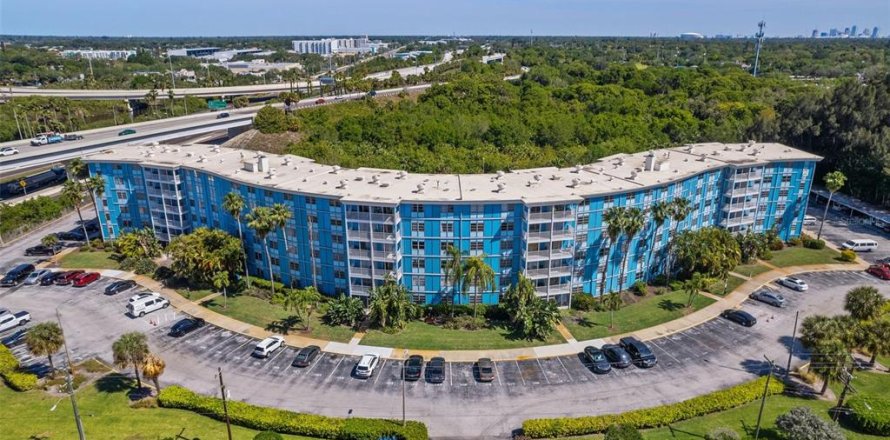 Condo à Saint Petersburg, Floride, 2 chambres  № 1361061