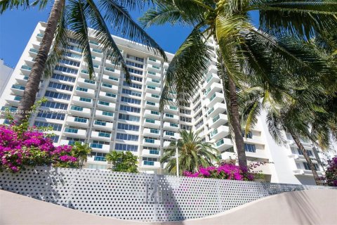 Condominio en venta en Miami Beach, Florida, 1 dormitorio, 77.76 m2 № 1000249 - foto 1