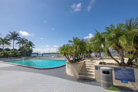 Condominio en venta en Miami Beach, Florida, 1 dormitorio, 77.76 m2 № 1000249 - foto 9