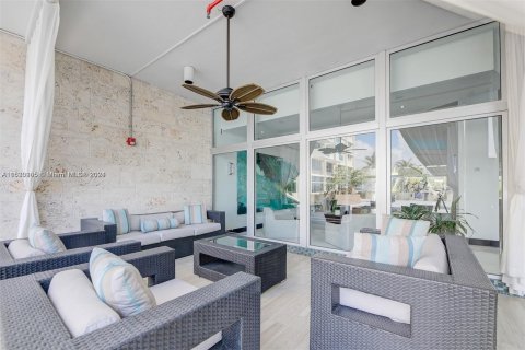 Condominio en venta en Miami Beach, Florida, 1 dormitorio, 77.76 m2 № 1000249 - foto 6