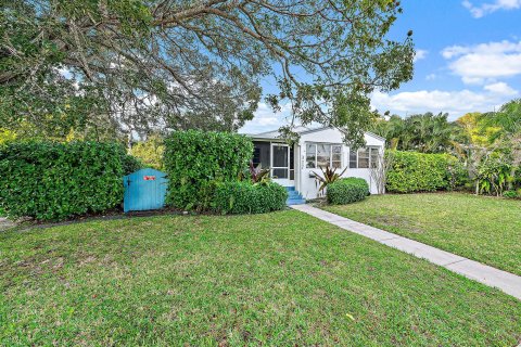 Villa ou maison à vendre à West Palm Beach, Floride: 2 chambres, 122.26 m2 № 1221685 - photo 12