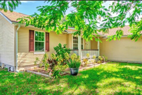 Villa ou maison à vendre à Titusville, Floride: 3 chambres, 122.35 m2 № 1344347 - photo 1