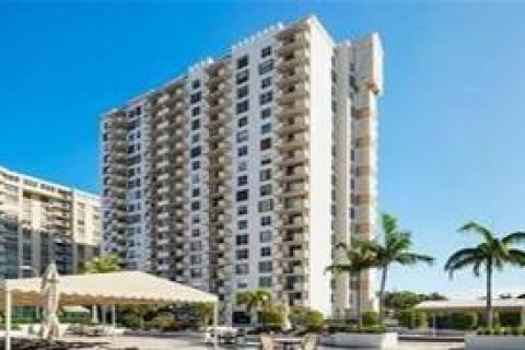 Condominio en venta en Hallandale Beach, Florida, 2 dormitorios, 164.99 m2 № 932477 - foto 29